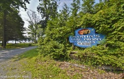 271 Route 390, Tafton, PA 18464