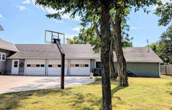 313 N Christian Ave, Moundridge, KS 67107