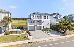 652 Ocean Boulevard W, Holden Beach, NC 28462
