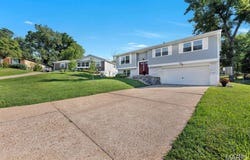 400 Coventry Lane, Manchester, MO 63021