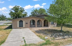 300 Waters Ave, Del Rio, TX 78840