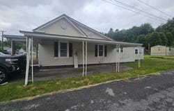 419 Kents Ridge Rd, Richlands, VA 24641