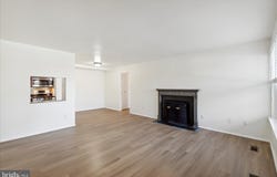 425 OLD FORGE CROSSING, DEVON, PA 19333