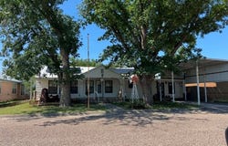 100 W Tenth, Iraan, TX 79744
