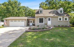 10702 Settlewood Drive SE, Lowell, MI 49331