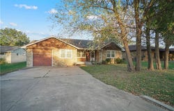 303 S Overlook Drive, Coffeyville, KS 67337