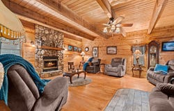 224 Tom Smith Trail, Lampe, MO 65681