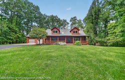 10117 Hawthorne Lane, Byron, MI 48418