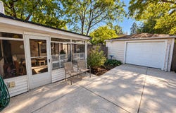 643 E Rockland Road, Libertyville, IL 60048