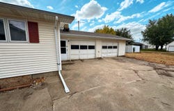 1322 15th St, Rock Valley, IA 51247