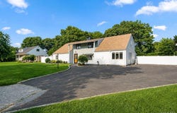 21 Hackberry Lane, Holbrook, NY 11741