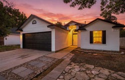 812 HONEYSUCKLE Dr, Leander, TX 78641