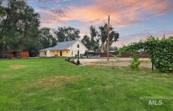 983 N Plaza Rd, Emmett, ID 83617