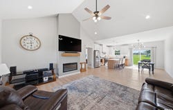215 CYPRESS Point, Washington, IL 61571