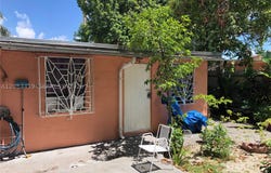 770 E 17th St, Hialeah, FL 33010