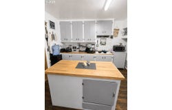605 SE SCHOOL St, Enterprise, OR 97828