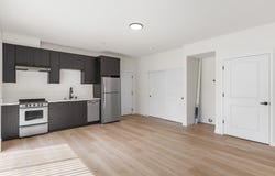 10985 E Burnside St, Portland, OR 97216