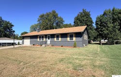 205 W Magnolia Avenue, Clinton, MO 64735