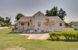 700 E Main Street, Staunton, IL 62088