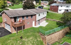 102 Thomas Dr, White Oak, PA 15131