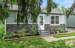918 Maple Avenue E, Mora, MN 55051
