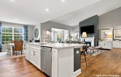 325 Tralee Lane, McHenry, IL 60050
