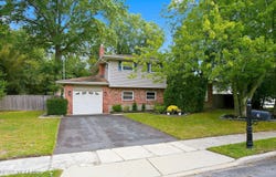 45 Oak Terrace, Howell, NJ 07731