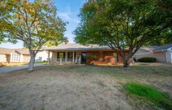 1102 Pinecrest Drive, Camden, AR 71701-2786