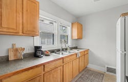 490 E Emmett Street E, Battle Creek, MI 49017