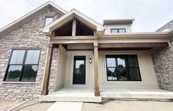 798 E Sweet Briar Lane, Monroe, MI 48161