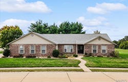 1024 W Fallen Lake Drive, Waterloo, IL 62298