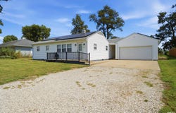 200 S FRANCIS Street, Washburn, IL 61570