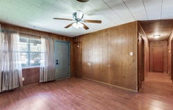 707 Debus Dr, Taylor, TX 76574