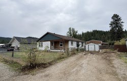 504 S 5th St, Pinehurst, ID 83850
