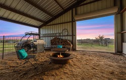 700 County Road 466, Elgin, TX 78621