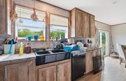 563 Daffodil Rd, Romance, AR 72136