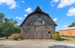 1956 Gunsmith Lane, Leslie, MO 63056