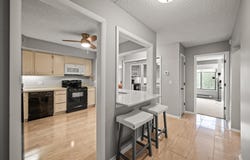2455 Londin Lane E, Maplewood, MN 55119
