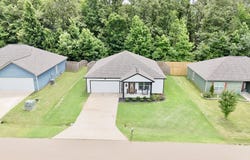 70 Thaxton Hills Dr., Thaxton, MS 38871