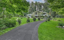 10 Longbow Road, Suffern, NY 10901