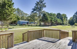 208 Black Road, Woodruff, SC 29388