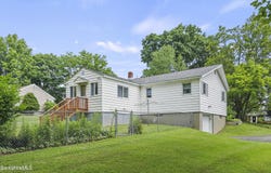 560 Crane Ave, Pittsfield, MA 01201