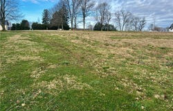 176 Constitution Ave, Cabot, PA 16023
