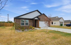417 Jameson Street, Springtown, TX 76082