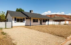 624 S Hillside Dr, Kanab, UT 84741
