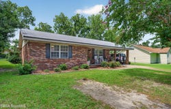 408 Mcgregor Street, Blackshear, GA 31516