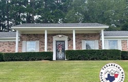 403 E Pinecrest Dr., Atlanta, TX 75551