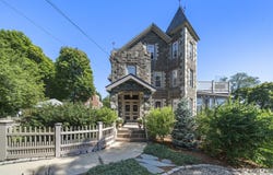 35 Grandview Ave, Medford, MA 02155