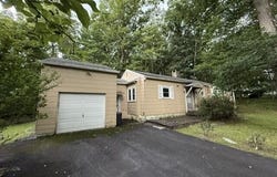 554 Prices Drive, Cresco, PA 18326