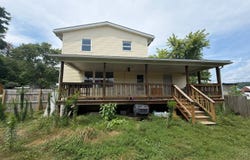 428 6th St, Philo, OH 43771